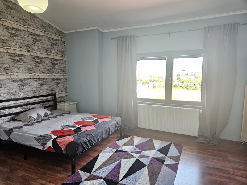 Pod Grant, direct proprietar, spatios (82 mp), complet mobilat si utilat